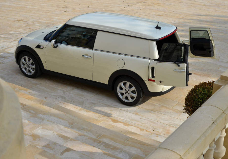 Mini Moris: Istorija i uticaj na savremene automobile