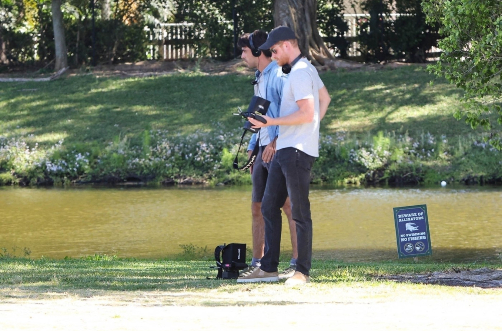 Princ Hari uslikan na snimanju nove Netfliksove serije FOTO