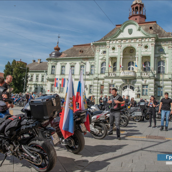 Poslata lepa slika sa trga u Zrenjaninu: Motociklisti Banata zvanično otvorili sezonu FOTO