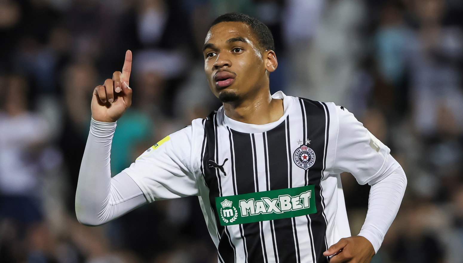 Severina pogađa i van crno-belog dresa VIDEO