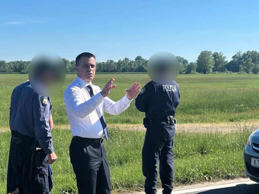 Hrvatska policija proterala srpskog ministra iz Jasenovca; Okružili ga sa tri automobila FOTO