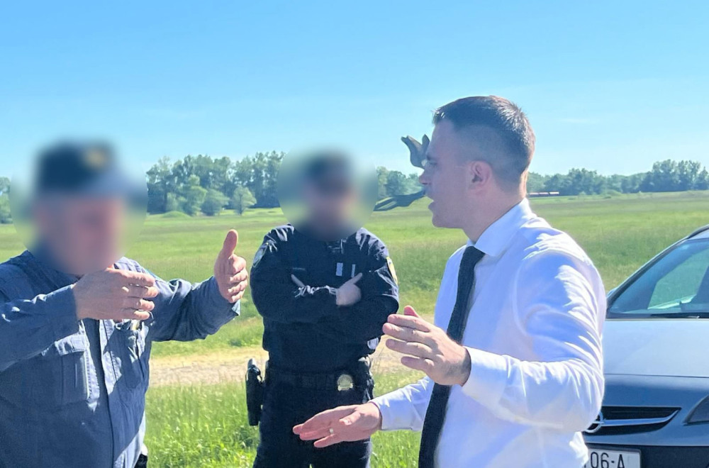 Hrvatska policija proterala srpskog ministra iz Jasenovca; Okružili ga sa tri automobila FOTO