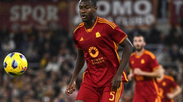 Fudbaler kolabirao na terenu – prekinuta utakmica Udinezea i Rome