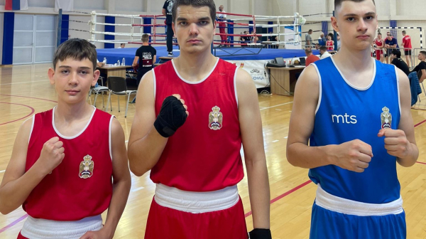 Prve pobede mladih boksera BU Železnik