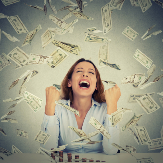 Žena greškom pritisla pogrešno dugme i postala milionerka