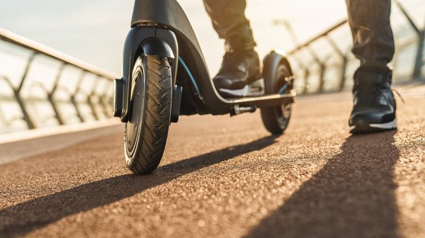 Još jedna evropska metropola zabranjuje iznajmljivanje električnih trotineta