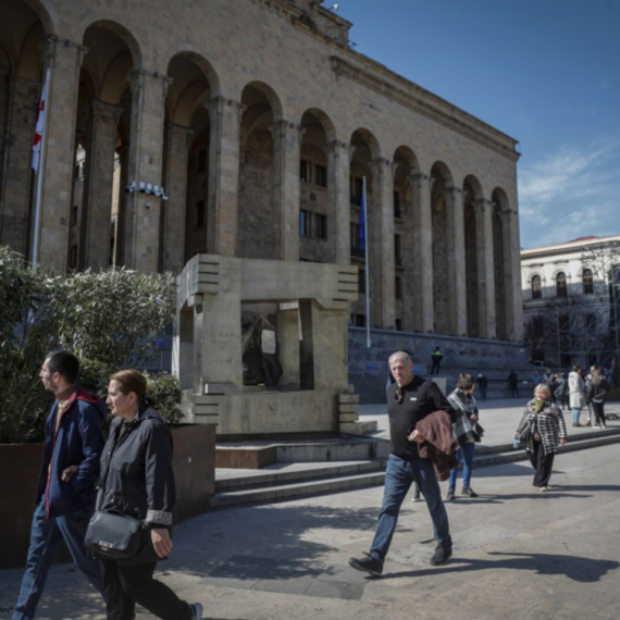 Tuča u parlamentu: Napadnut član Vlade VIDEO