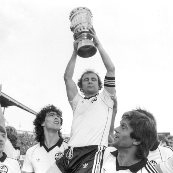 Nemačka tuguje za još jednom ikonom – junak finala 1974, izluđivao Bekenbauera, stvorio "super-Ajntraht"