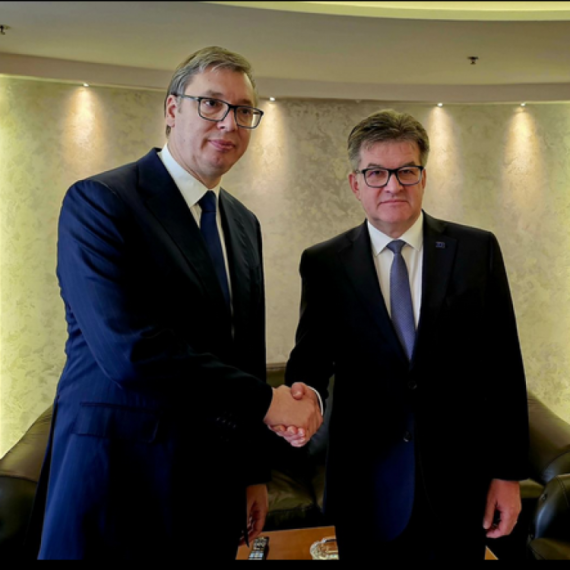 Vučić se oglasio nakon sastanka sa Lajčakom: Povratak dijalogu sa Prištinom leži u hitnom formiranju ZSO