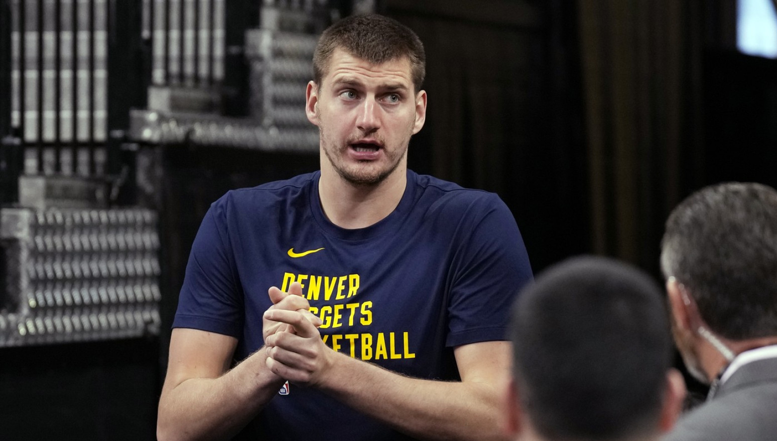 Jokić sa saigračima gledao Lejkerse – pila se i rakija