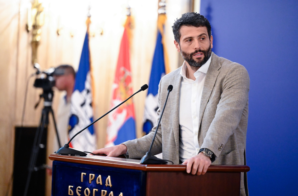 Šapić: Svi osnovci i srednjoškolci dobijaju 20.000 dinara umesto udžbenika