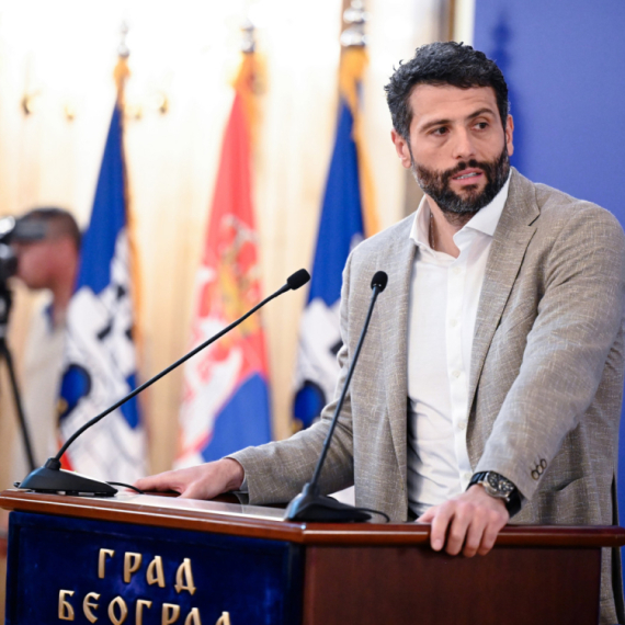 Šapić: Svi osnovci i srednjoškolci dobijaju 20.000 dinara umesto udžbenika