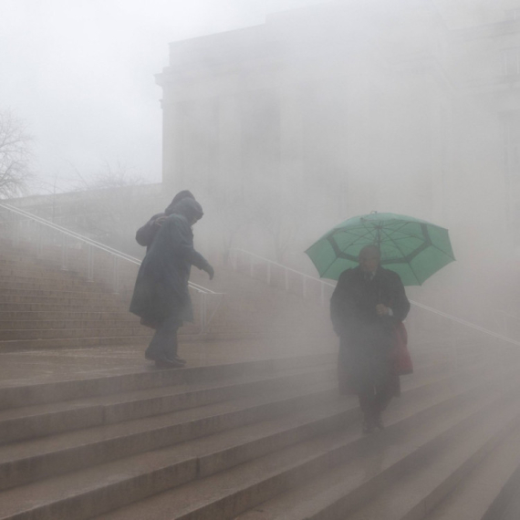 Smrklo se u Beogradu, stiže nevreme; Prašinska oluja već divlja u Vojvodini – ovako izgleda VIDEO