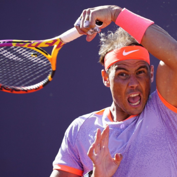 Nadalu samo što oči nisu ispale zbog nje: Gde je najlepša skupljačica loptica? VIDEO