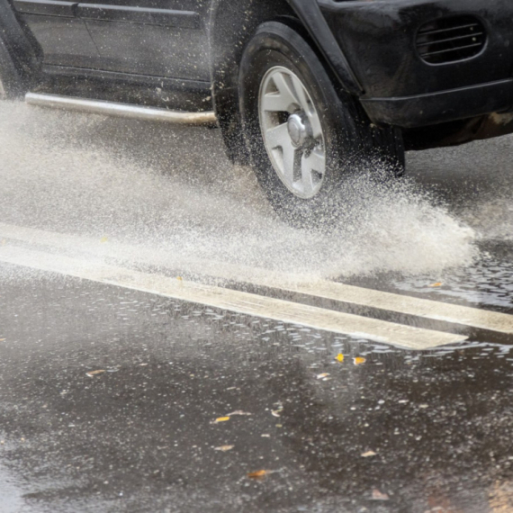 Apel vozačima: Oprezno; Teretnjaci na Batrovcima čekaju četiri sata