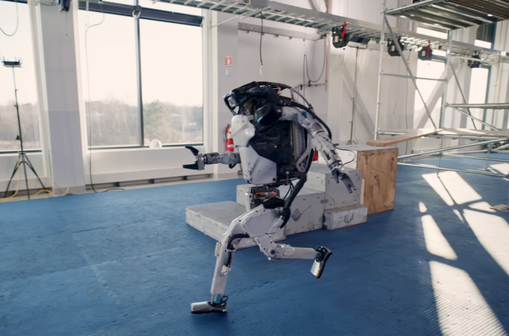 Ide u penziju robot koji je pomerio granice VIDEO