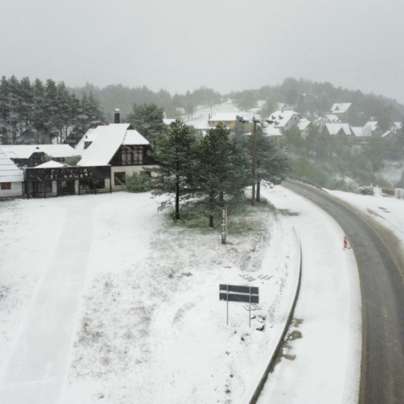 Srbija u šoku: Posle 30 stepeni, pao sneg! Oglasio se MUP; Evo šta sledi... FOTO/VIDEO
