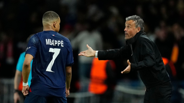 Enrike drži reč, Mbape "ne trepće": "Budi kao Džordan, zgrabi saigrače za ja*a"