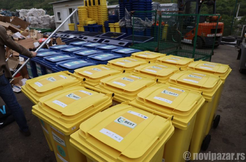 Još jedan uspešan projekat: 1.500 kanti za domaćinstva u Novom Pazaru