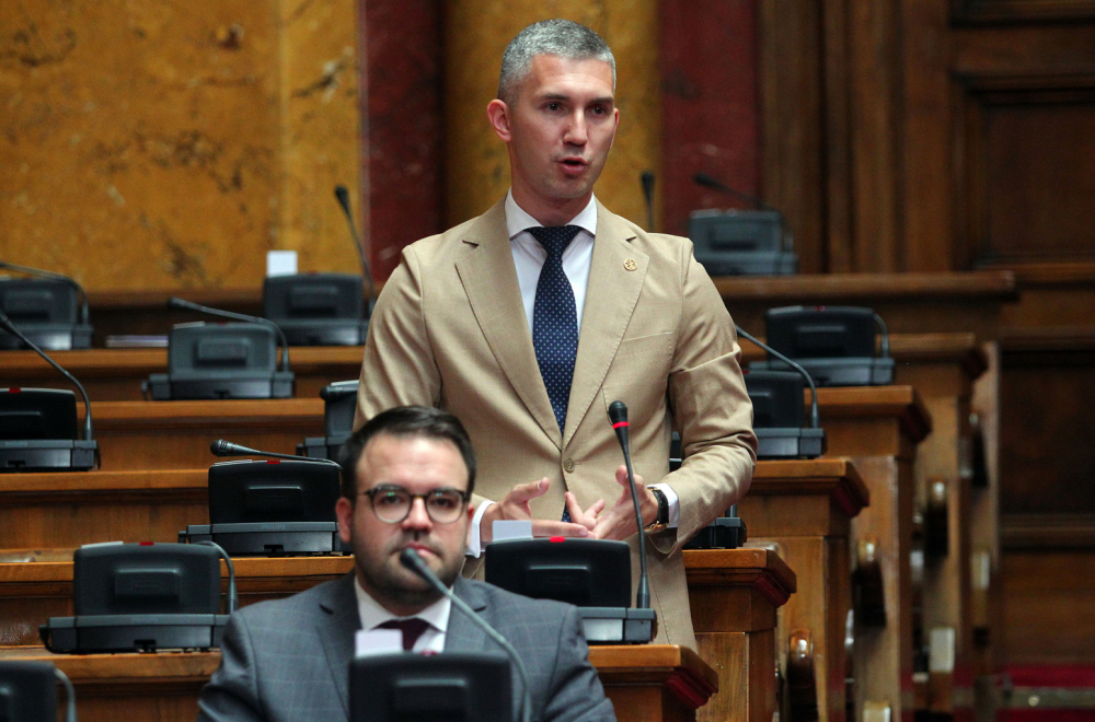 Stanković opet izdao Srbe na KiM; Otišao u Strazbur, za reč se javili svi sem njega FOTO