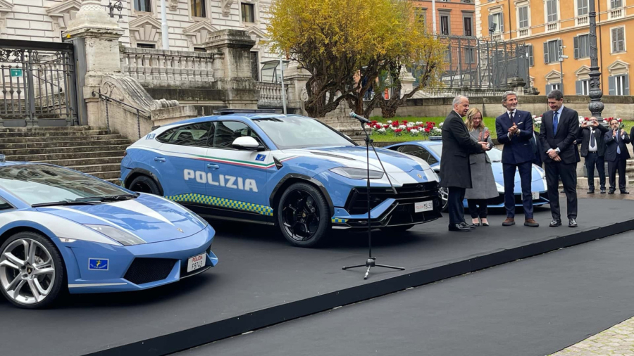 Italijanska policija nikad brža: U flotu dodali Lamborghini Urus Performante FOTO