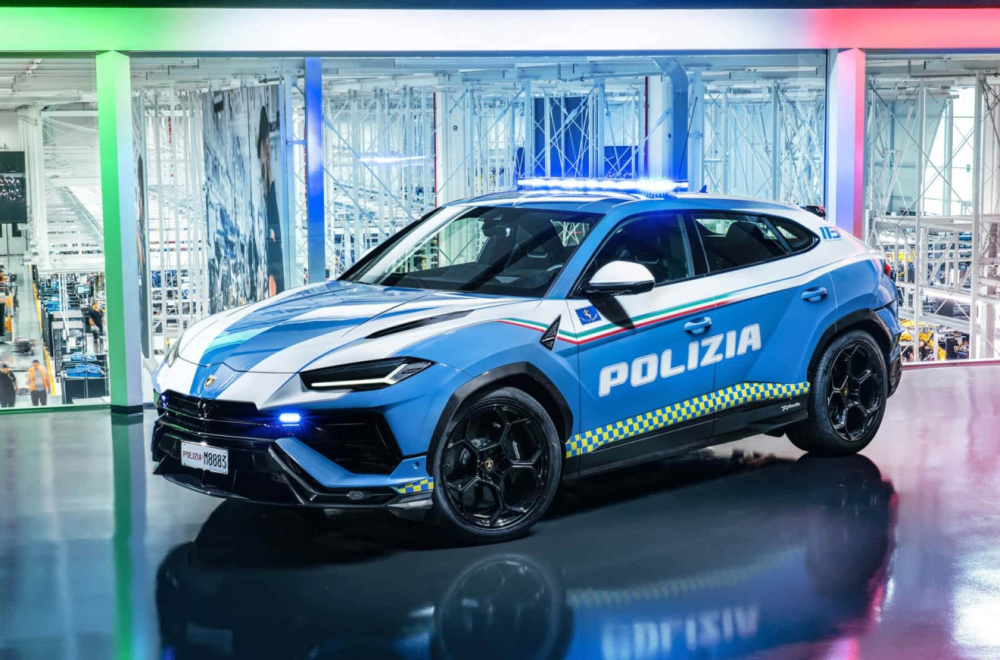 Italijanska policija nikad brža: U flotu dodali Lamborghini Urus Performante FOTO
