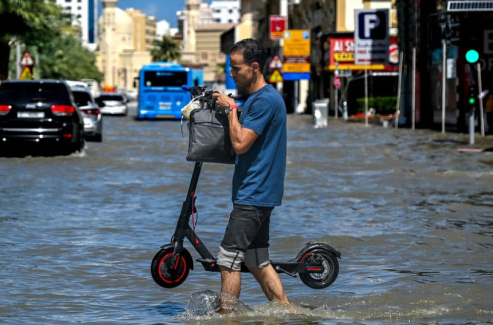 Priroda i vremenske nepogode: Šta je "sejanje oblaka" i da li je izazvalo poplavu u Dubaiju