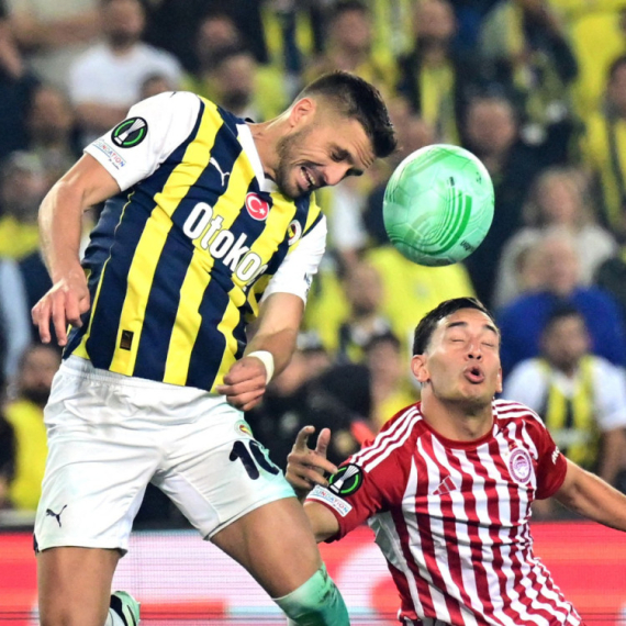 Tadić promašio penal –  Olimpijakos posle ludnice u Istanbulu otišao u polufinale!