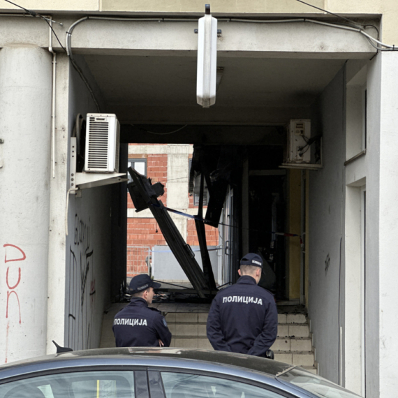 Eksplozija u centru Čačka: Prve slike sa mesta požara – policija vrši uviđaj FOTO