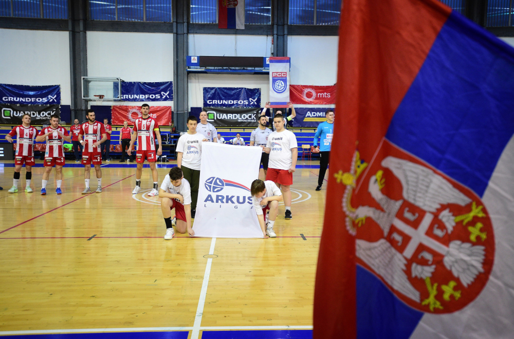 Zvezda o haosu u Leskovcu: "Povreda oka, hematom, edem, odvajanje retine..." VIDEO