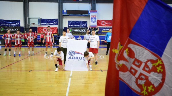 Zvezda o haosu u Leskovcu: "Povreda oka, hematom, edem, odvajanje retine..." VIDEO