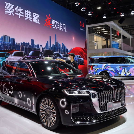 Kineski proizvođač automobila pravi svoj telefon