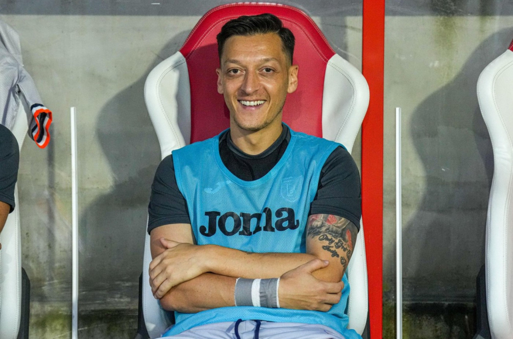 Mesut Ezil otišao u političare