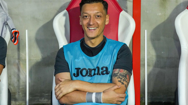 Mesut Ezil otišao u političare