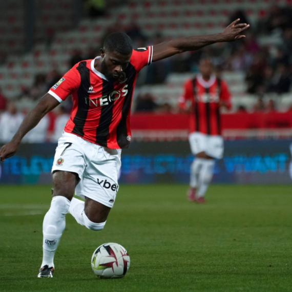 Nica rutinski sa Lorijenom