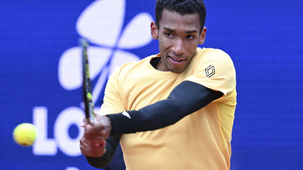 Feliks se "zaledio" u Minhenu – morao da navuče rukavice VIDEO