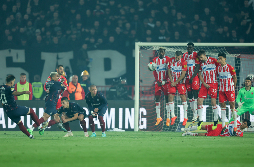 Derbi o kom će se pričati  – preokret Zvezde za +10 i bes Partizana; "Ovo je previše"; "Nije bio faul" VIDEO