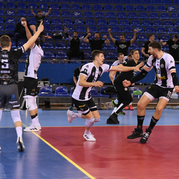 Zvezda dobila jedan, ali ne i drugi derbi –  Partizan ne da titulu