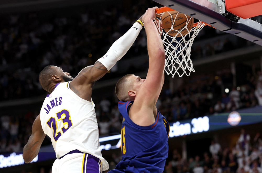 Pucali obruči - Jokić pokazao Lebronu kako zakucava VIDEO