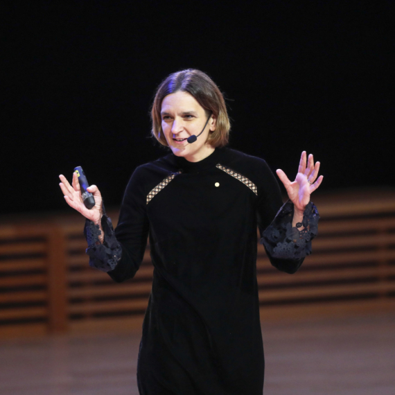 Dosta su se provlačili: Nobelovka predlaže oporezivanje 3.000 milijardera