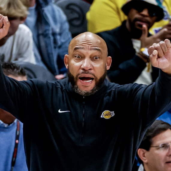 Trener Lejkersa ima plan B za Jokića