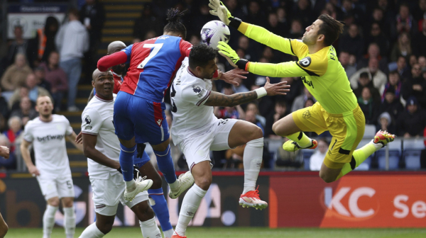 Aston Vila sanja LŠ, Vest Hem razbijen na "Selhurst parku"