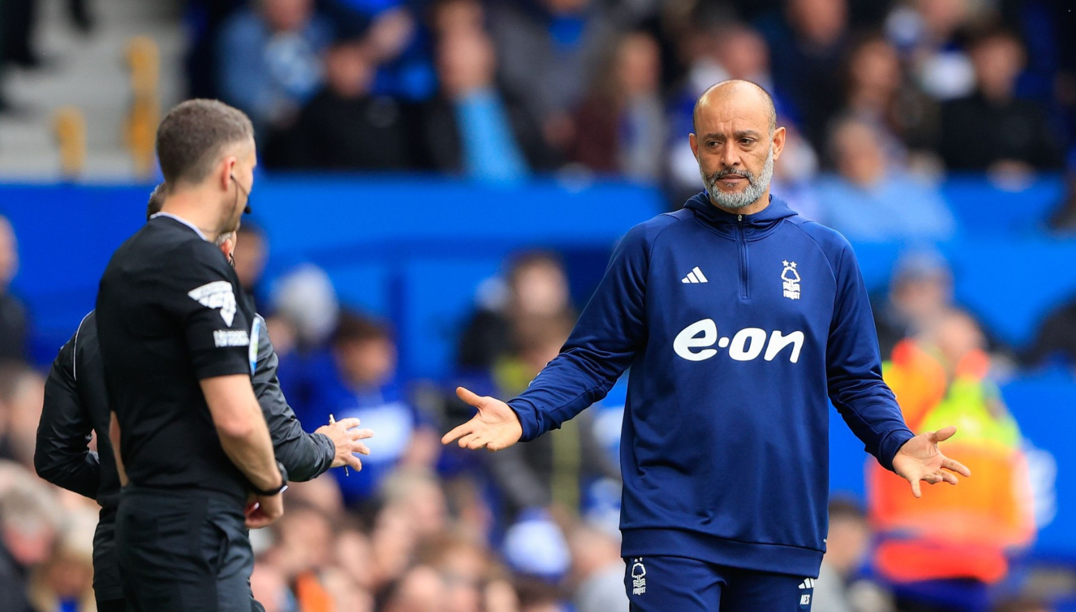 Premijerligaš besan: Sudija u VAR sobi navijač Lutona VIDEO