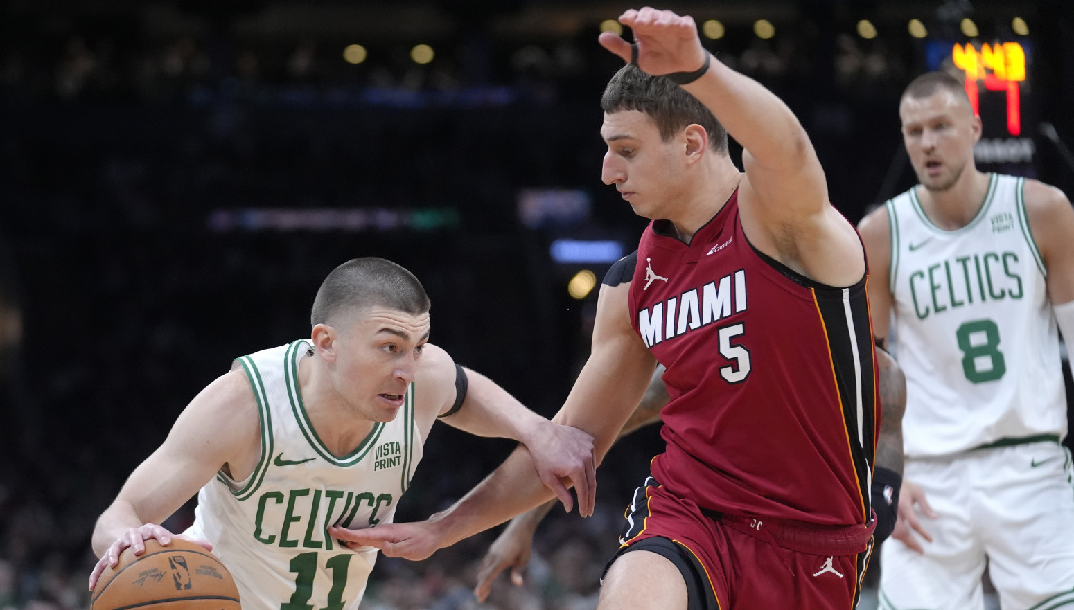 Jović kao starter debitovao u plej-ofu: Dvocifren, ali nedovoljno protiv Bostona VIDEO