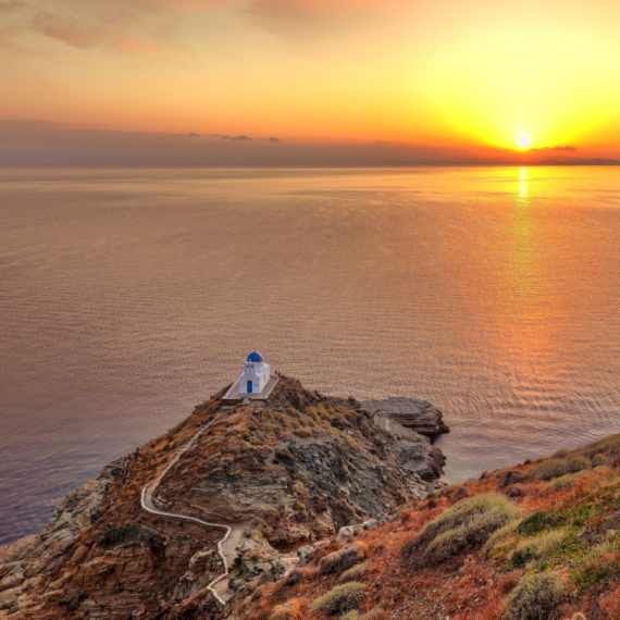 Grčko ostrvo na kom se najbolje jede: Njegova lepota nadilazi i Santorni, a šarmantnije je i mirnije FOTO