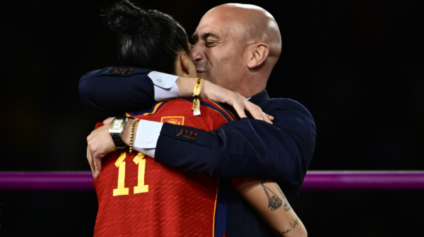 Sud dao zeleno svetlo, Rubijalesu i saradnicima preti zatvor zbog poljupca