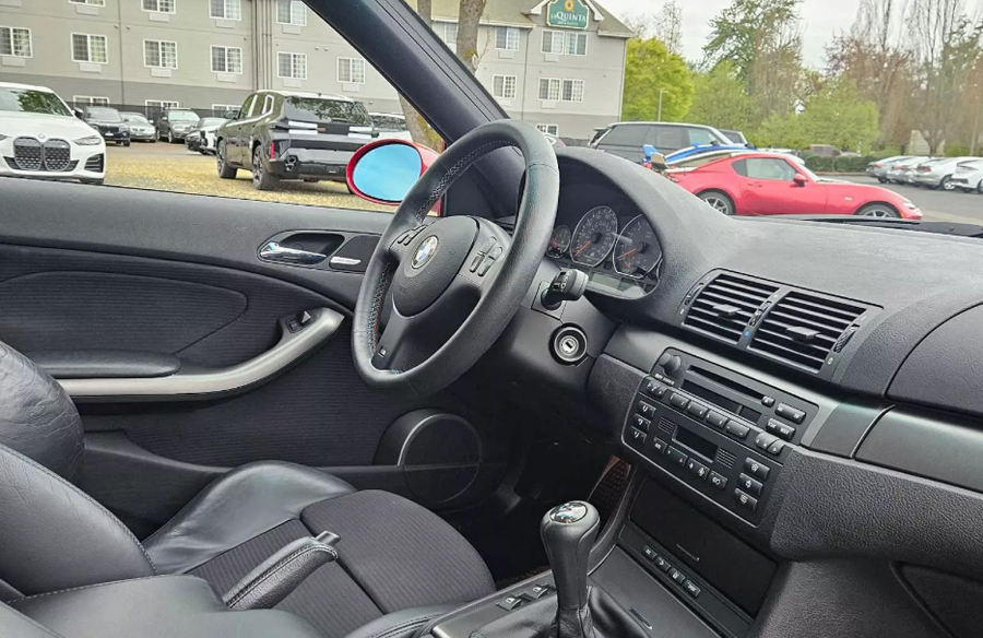 Traži 100.000 dolara za BMW M3 iz 2002, da li vredi tih para? FOTO