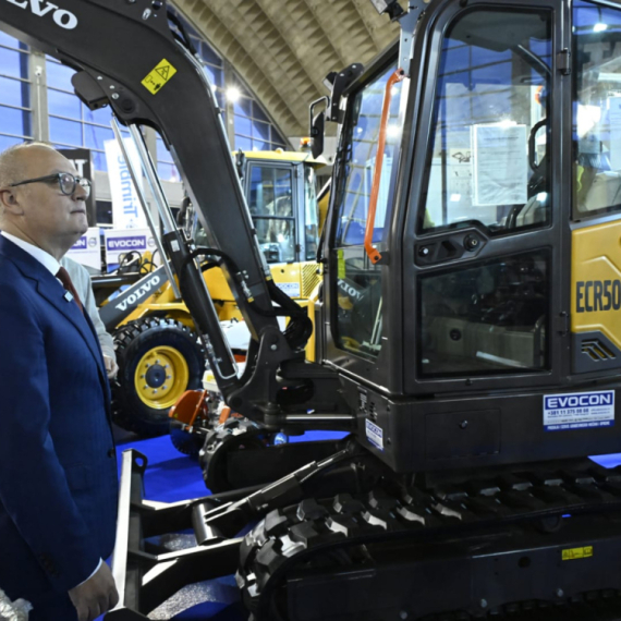 Otvoren Sajam građevinarstva; Vesić: Građevinari razvojna snaga srpske privrede