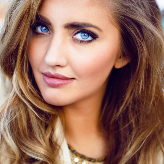 Ovo je devojka sa najlepšim očima: Ljudi ne veruju koliko je prirodno lepa FOTO/VIDEO