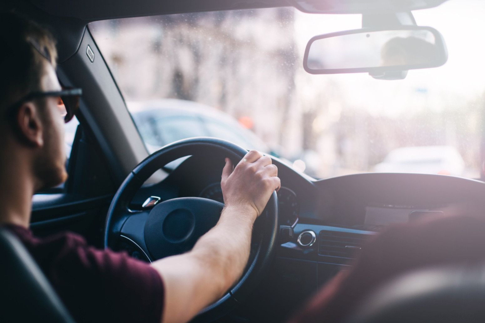 Iza volana nikad niste sami: Šta savremeni automobil zna o vama i s kim to deli?